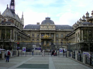 旅ニケーション フランス旅行 パリ コンシェルジュリー