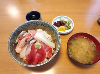 海鮮丼(旅ニケーション 東伊豆)